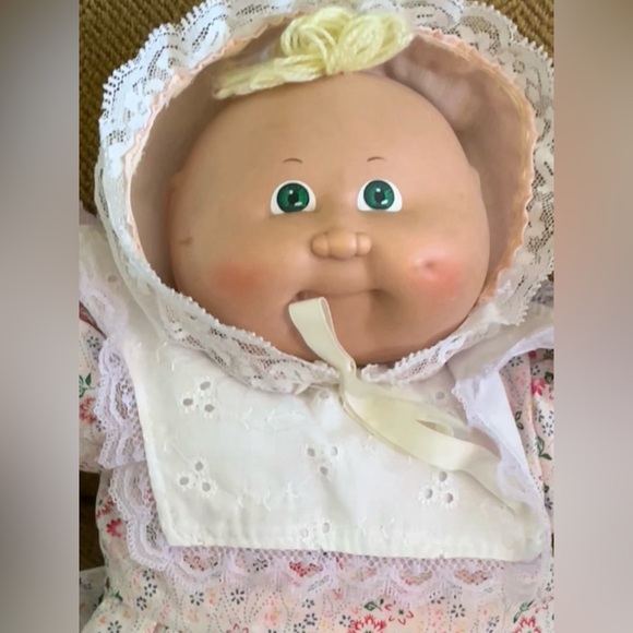 Cabbage Patch Doll Vintage Baby w Clothes Dimple Blonde green Eyes Tan - Picture 3 of 10